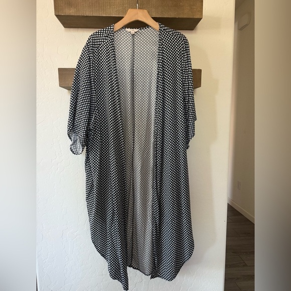 Terra and Sky|Women’s Polka Dot short sleeve open front Kimono in dark blue•••2X - Picture 1 of 9